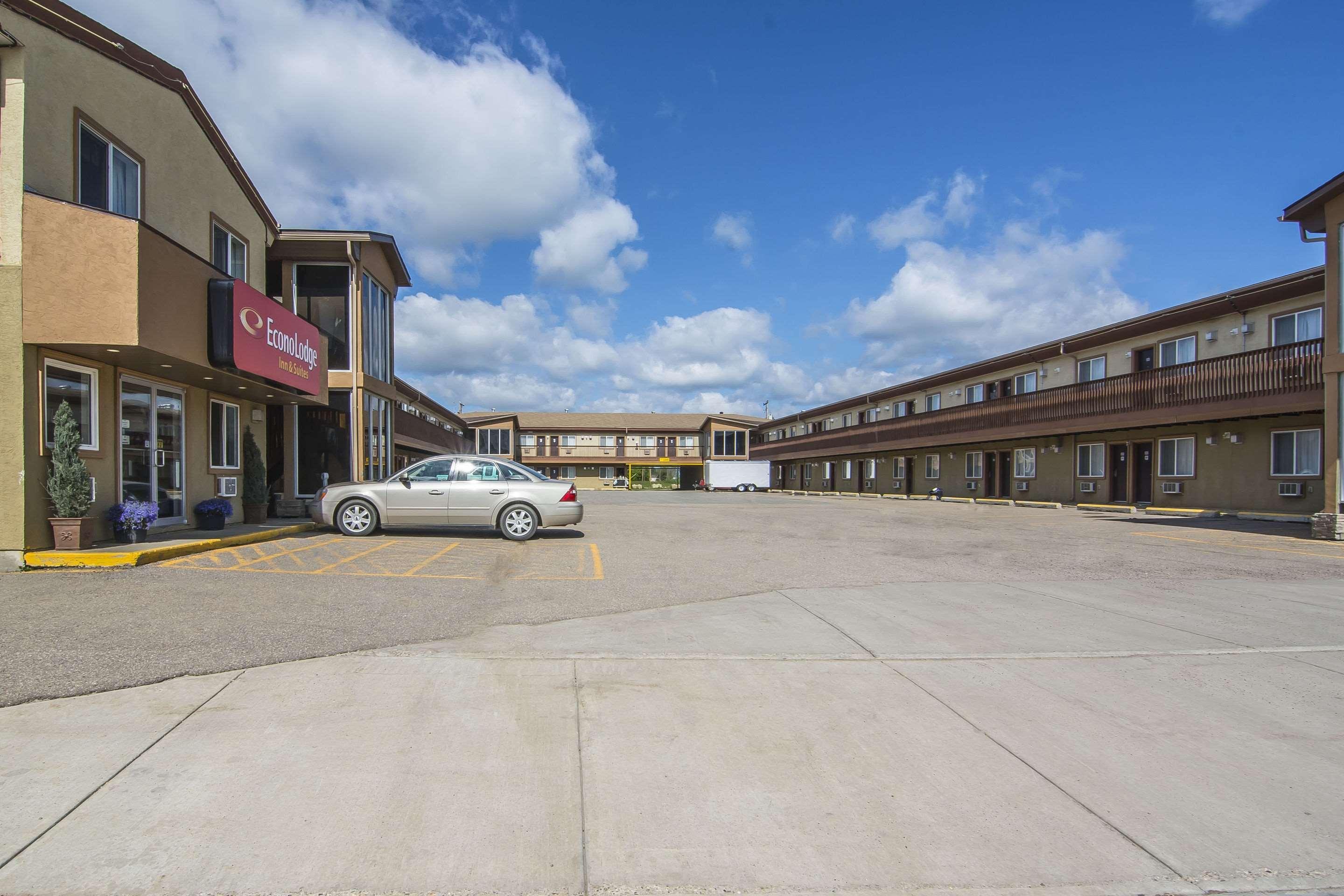 Econo Lodge Inn & Suites High Level Exteriör bild