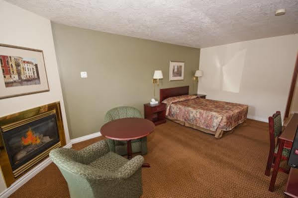 Econo Lodge Inn & Suites High Level Exteriör bild